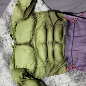 Size medium hulk costome no mask included.